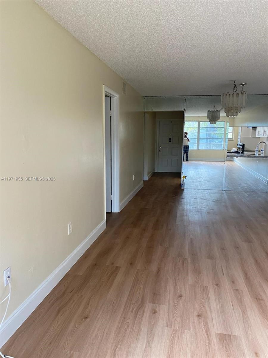 OMEGA CONDO NO 6 - Residential