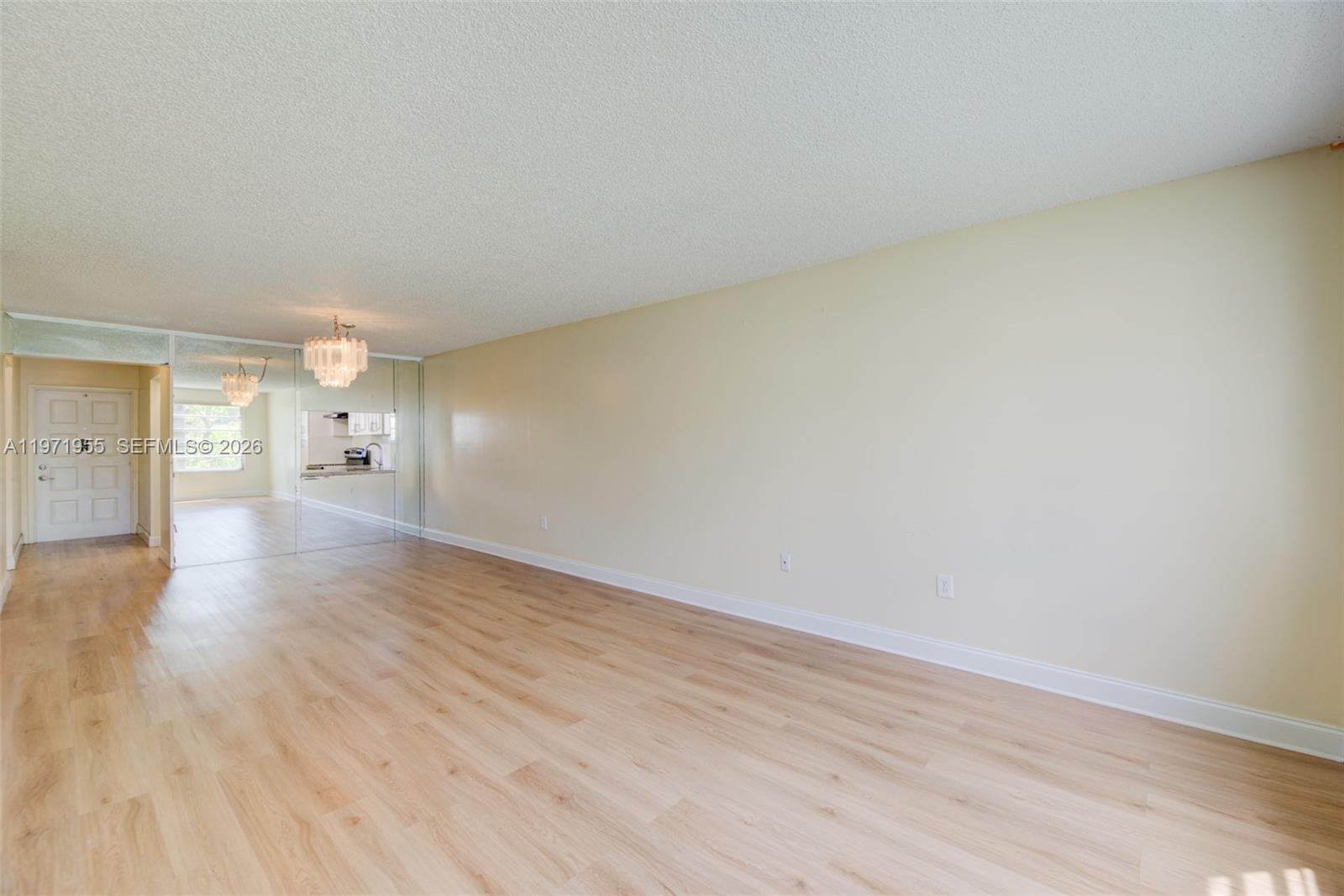 OMEGA CONDO NO 6 - Residential