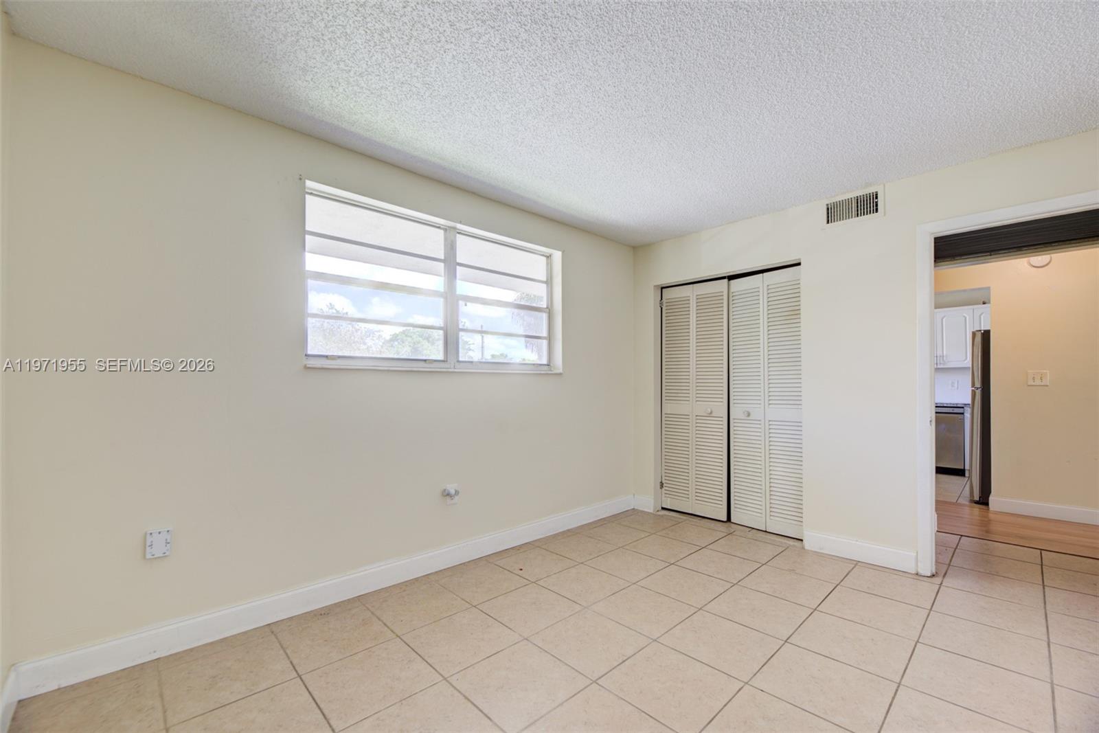 OMEGA CONDO NO 6 - Residential