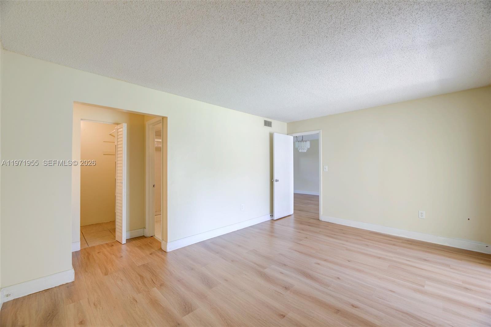 OMEGA CONDO NO 6 - Residential