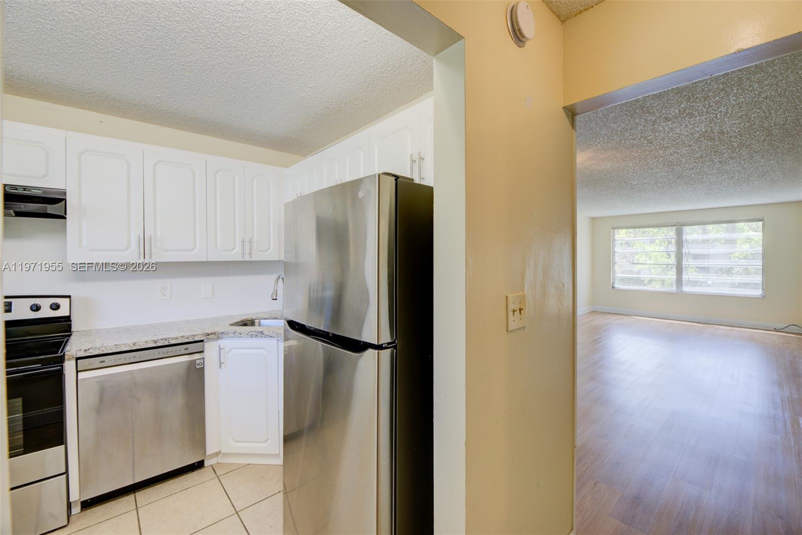OMEGA CONDO NO 6 - Residential