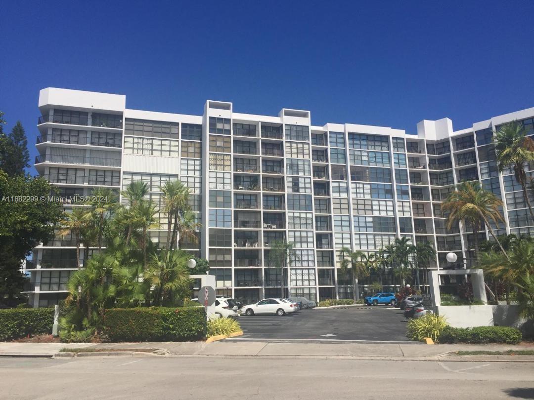 Rental Property at 800 Parkview Dr 601, Hallandale Beach, Broward County, Florida - Bedrooms: 2 
Bathrooms: 2  - $2,000 MO.