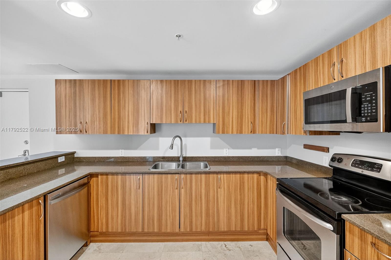 63 NOBE CONDO - Residential