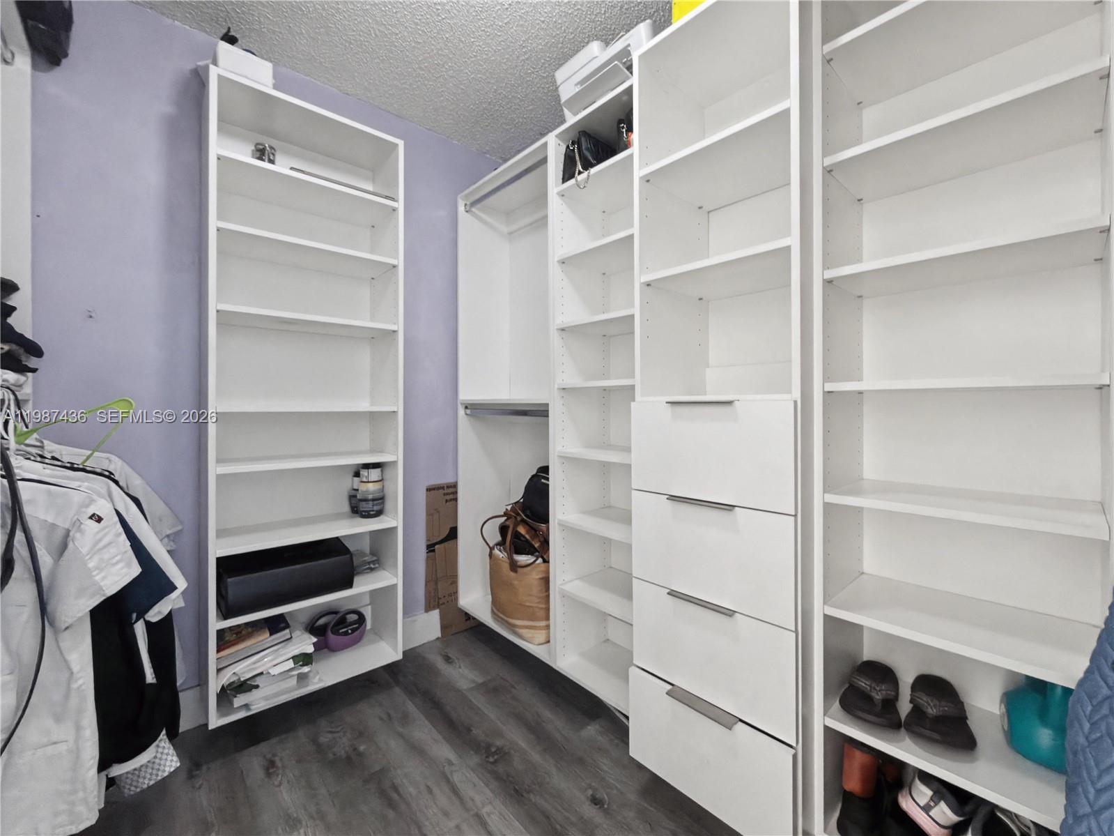 BRISTOL POINTE - Residential