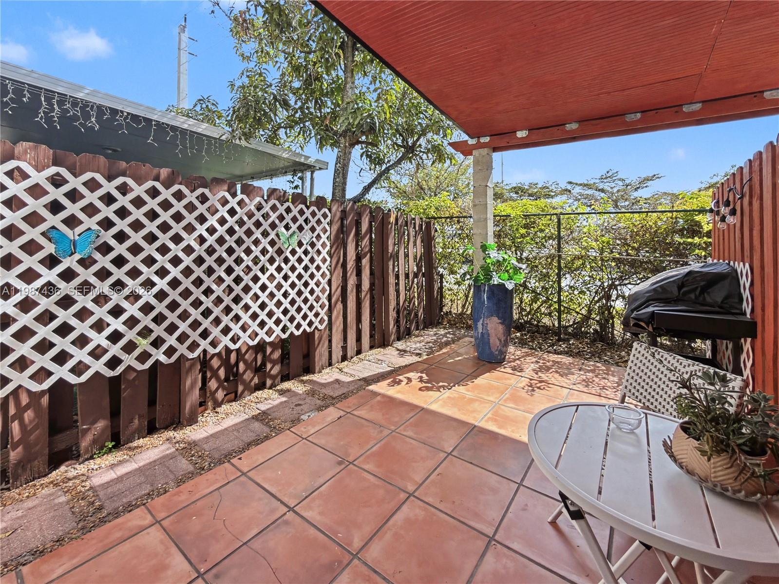 BRISTOL POINTE - Residential