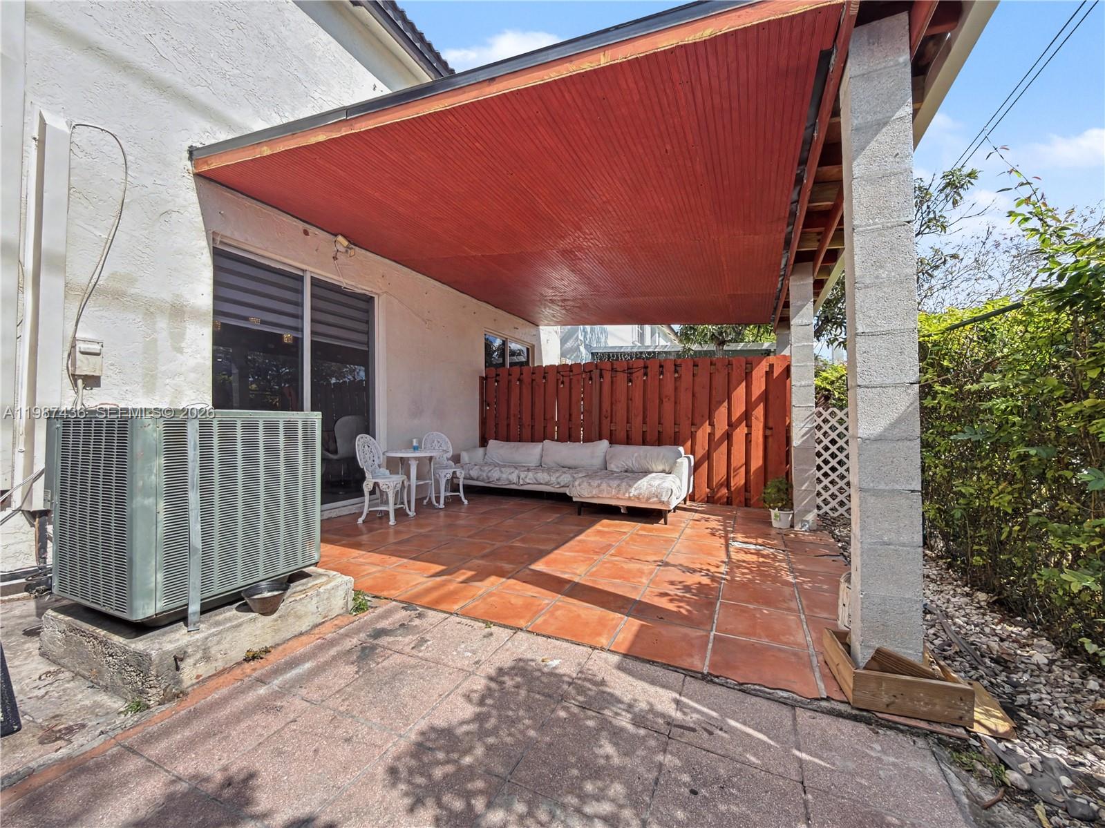 BRISTOL POINTE - Residential