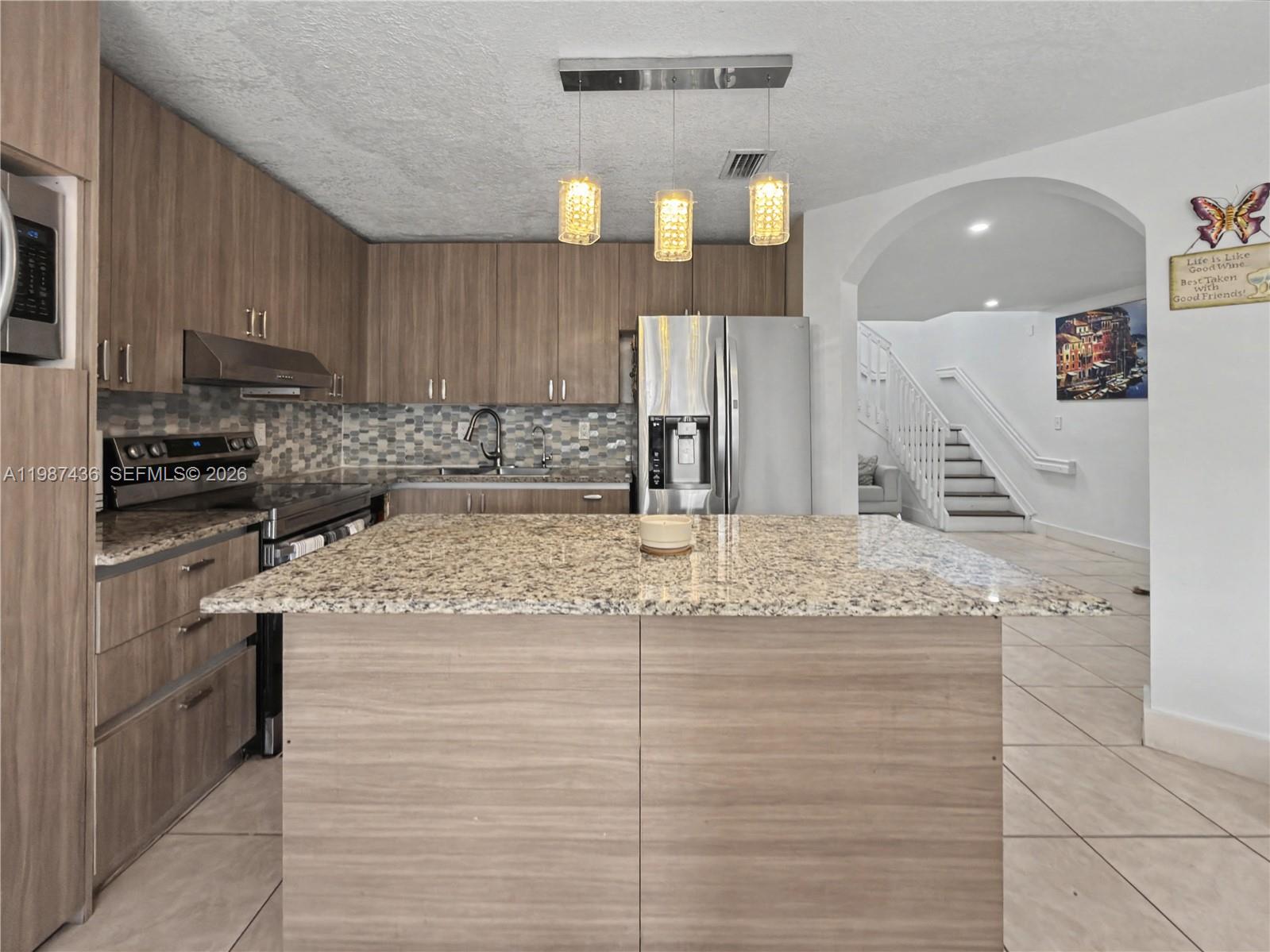 BRISTOL POINTE - Residential