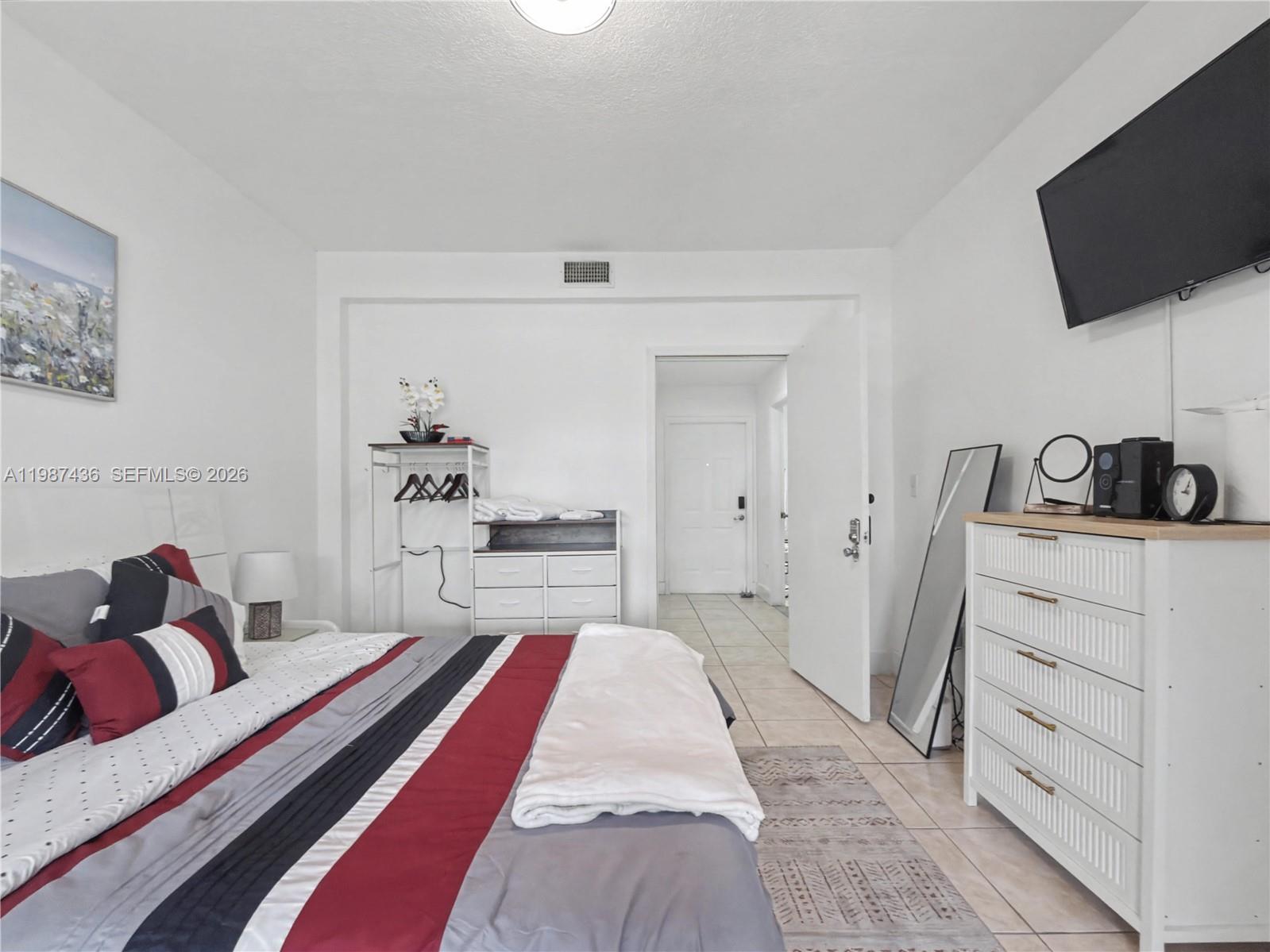 BRISTOL POINTE - Residential