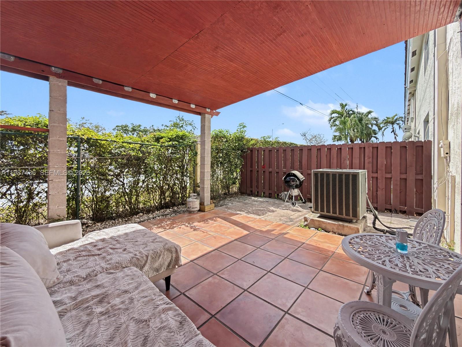 BRISTOL POINTE - Residential