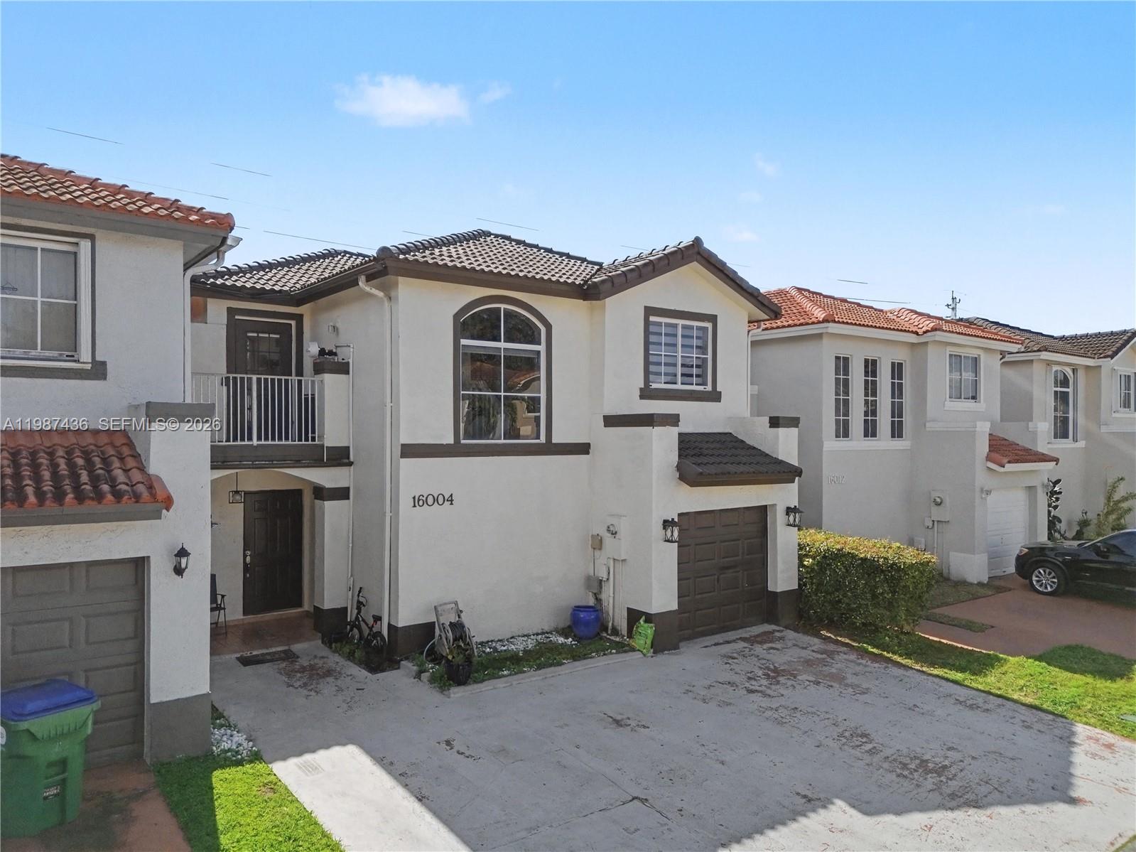 BRISTOL POINTE - Residential