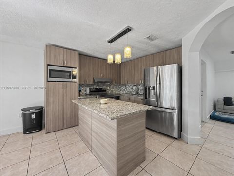 16004 SW 87th Ter Miami FL 33193