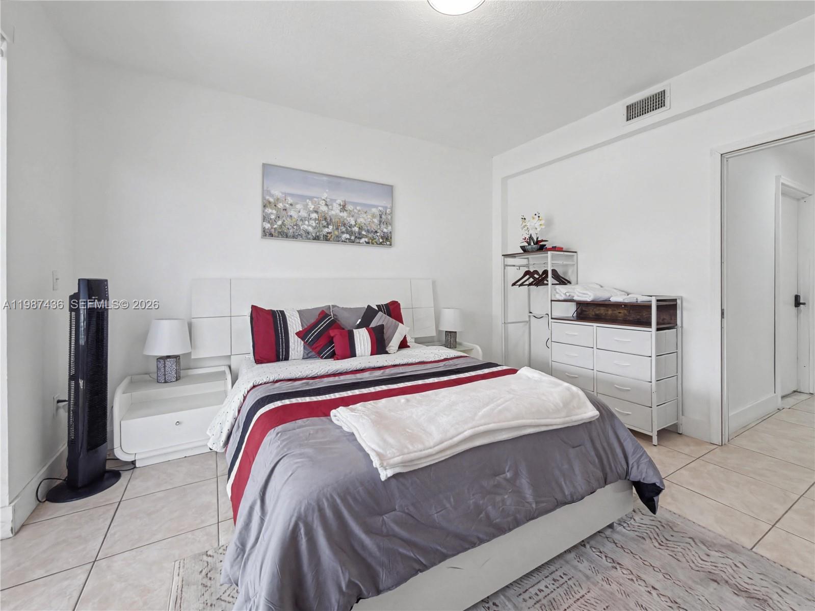 BRISTOL POINTE - Residential