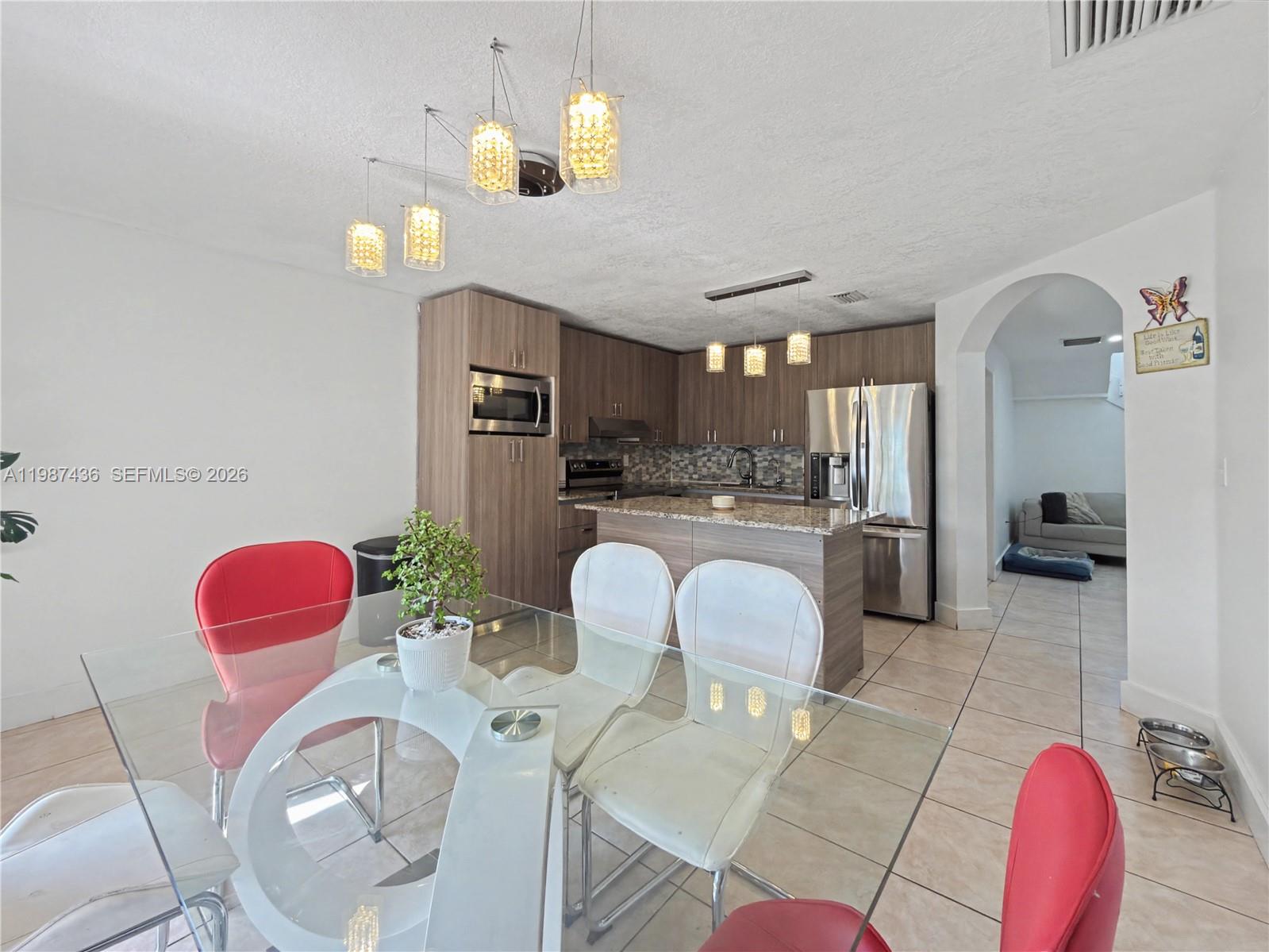 BRISTOL POINTE - Residential