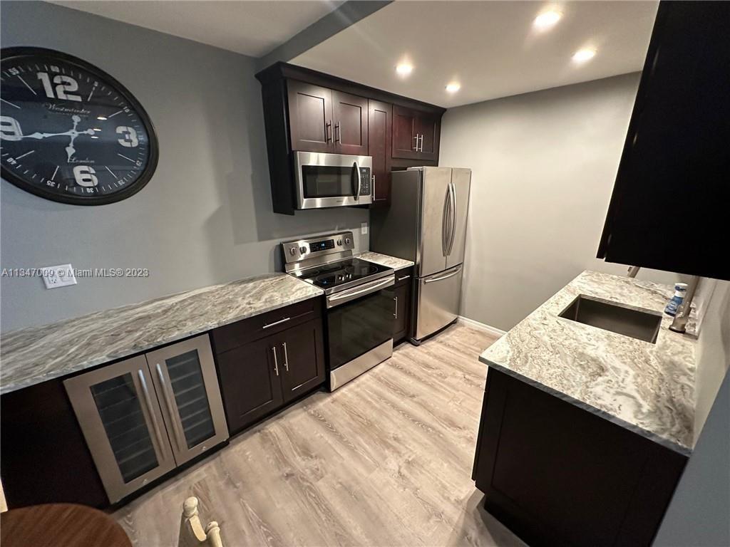 EVERETT ARMS NO 3 CONDO - Residential Lease