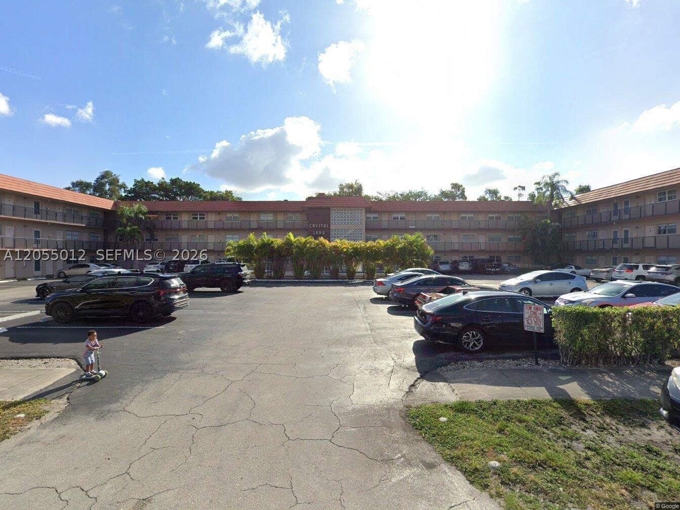3930 Crystal Lake Dr 208, Deerfield Beach FL 33064