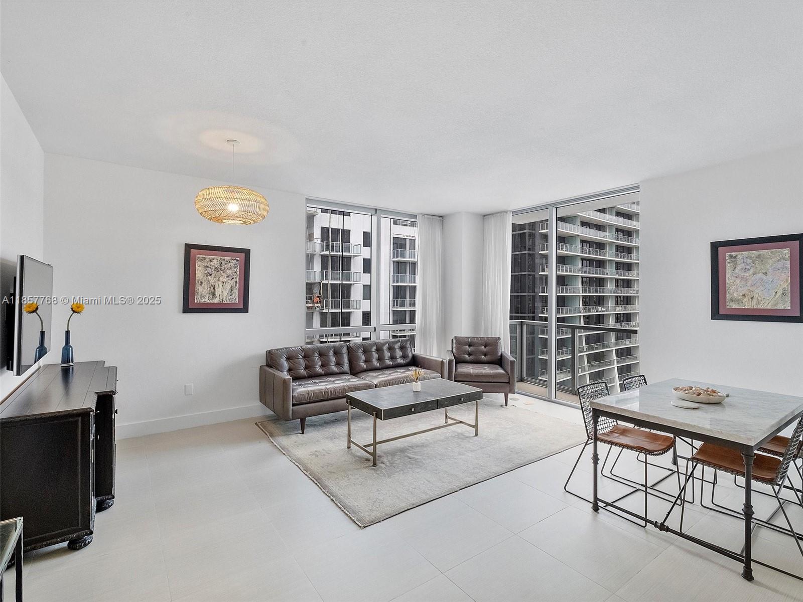 1060 Brickell Ave 3117