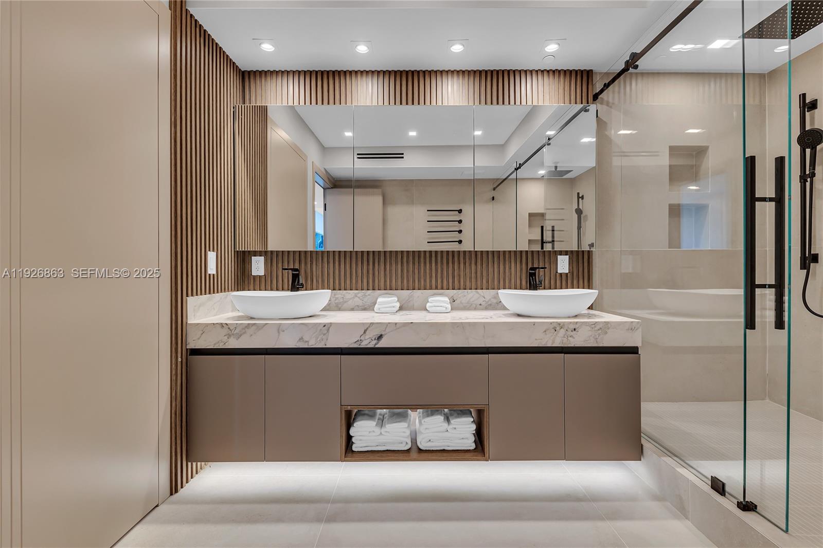 DIPLOMAT OCEANFRONT RESID - Residential