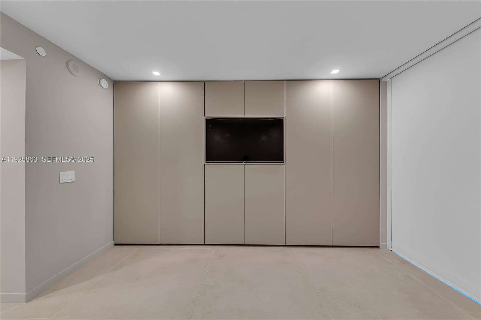 DIPLOMAT OCEANFRONT RESID - Residential