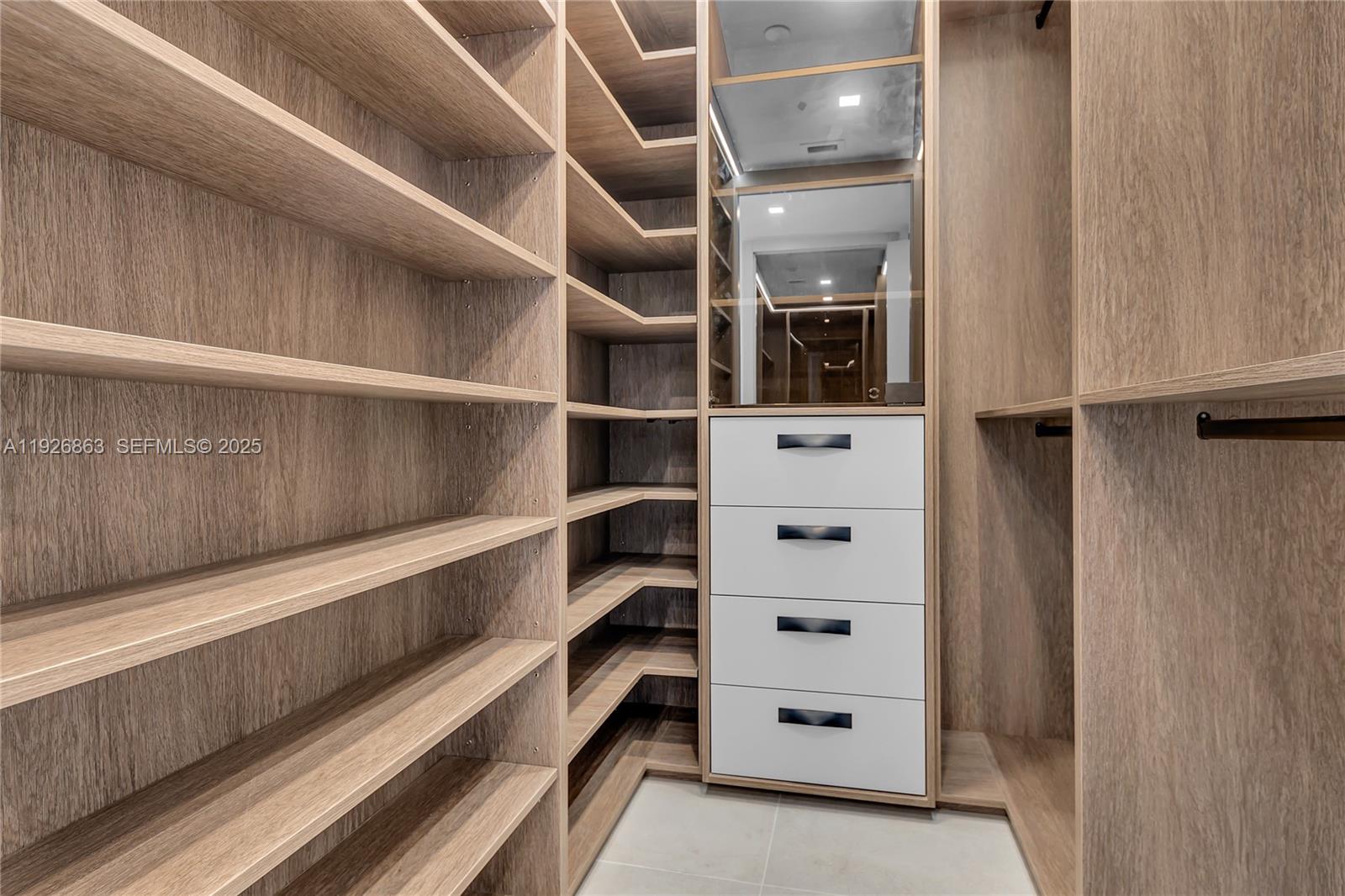 DIPLOMAT OCEANFRONT RESID - Residential