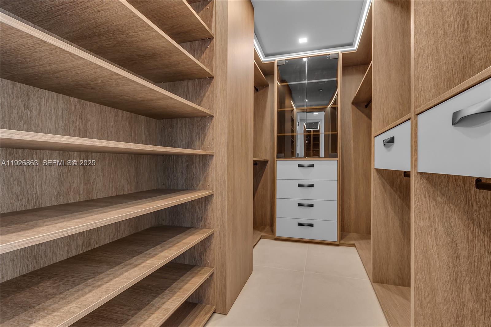 DIPLOMAT OCEANFRONT RESID - Residential