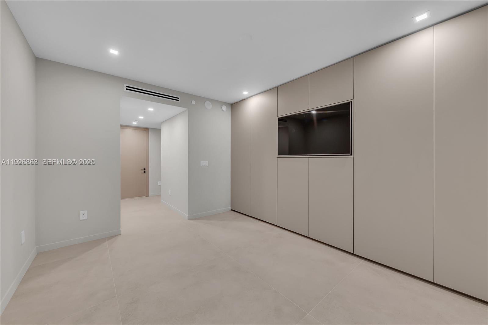 DIPLOMAT OCEANFRONT RESID - Residential