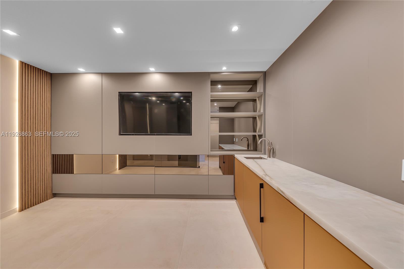 DIPLOMAT OCEANFRONT RESID - Residential