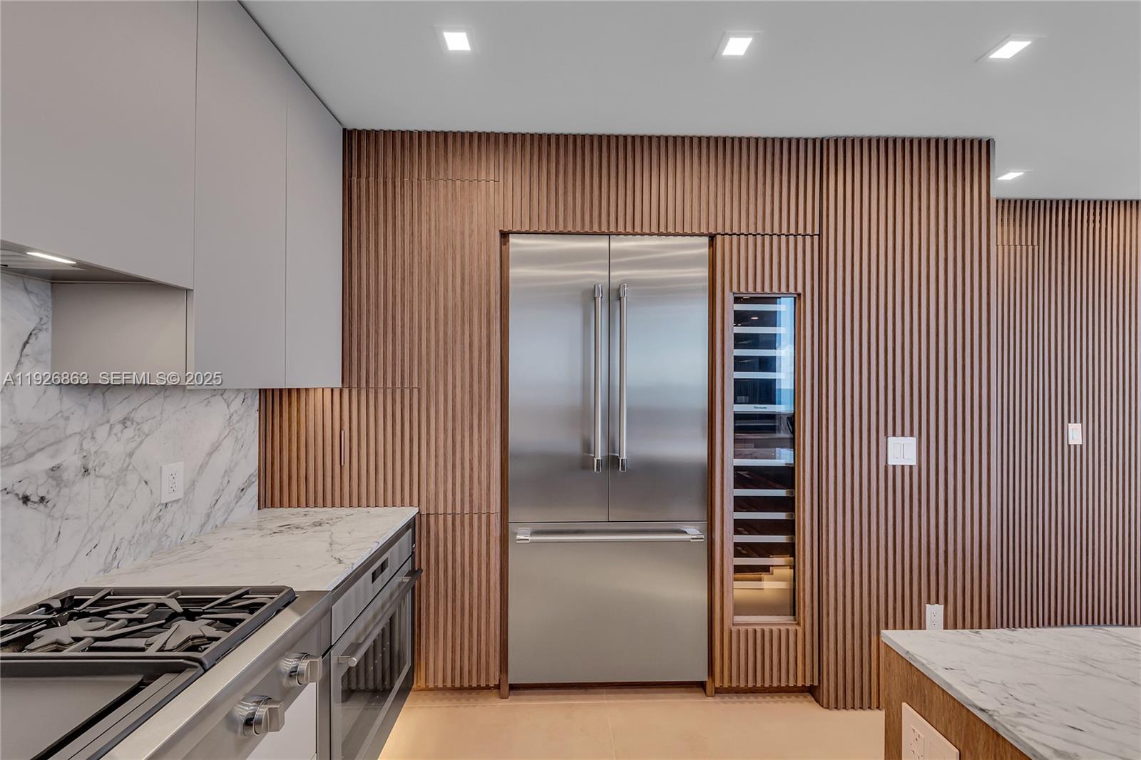 DIPLOMAT OCEANFRONT RESID - Residential