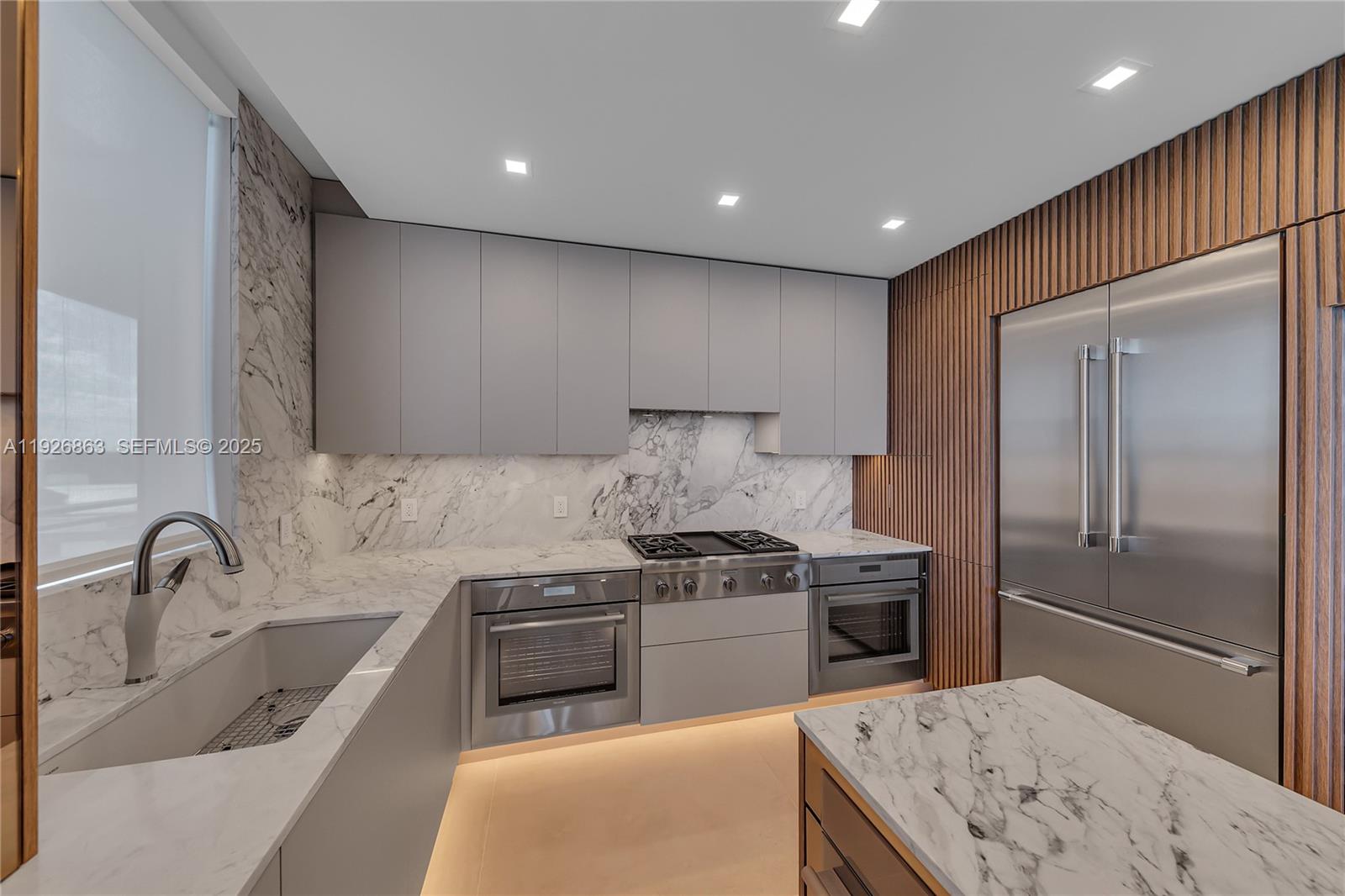 DIPLOMAT OCEANFRONT RESID - Residential