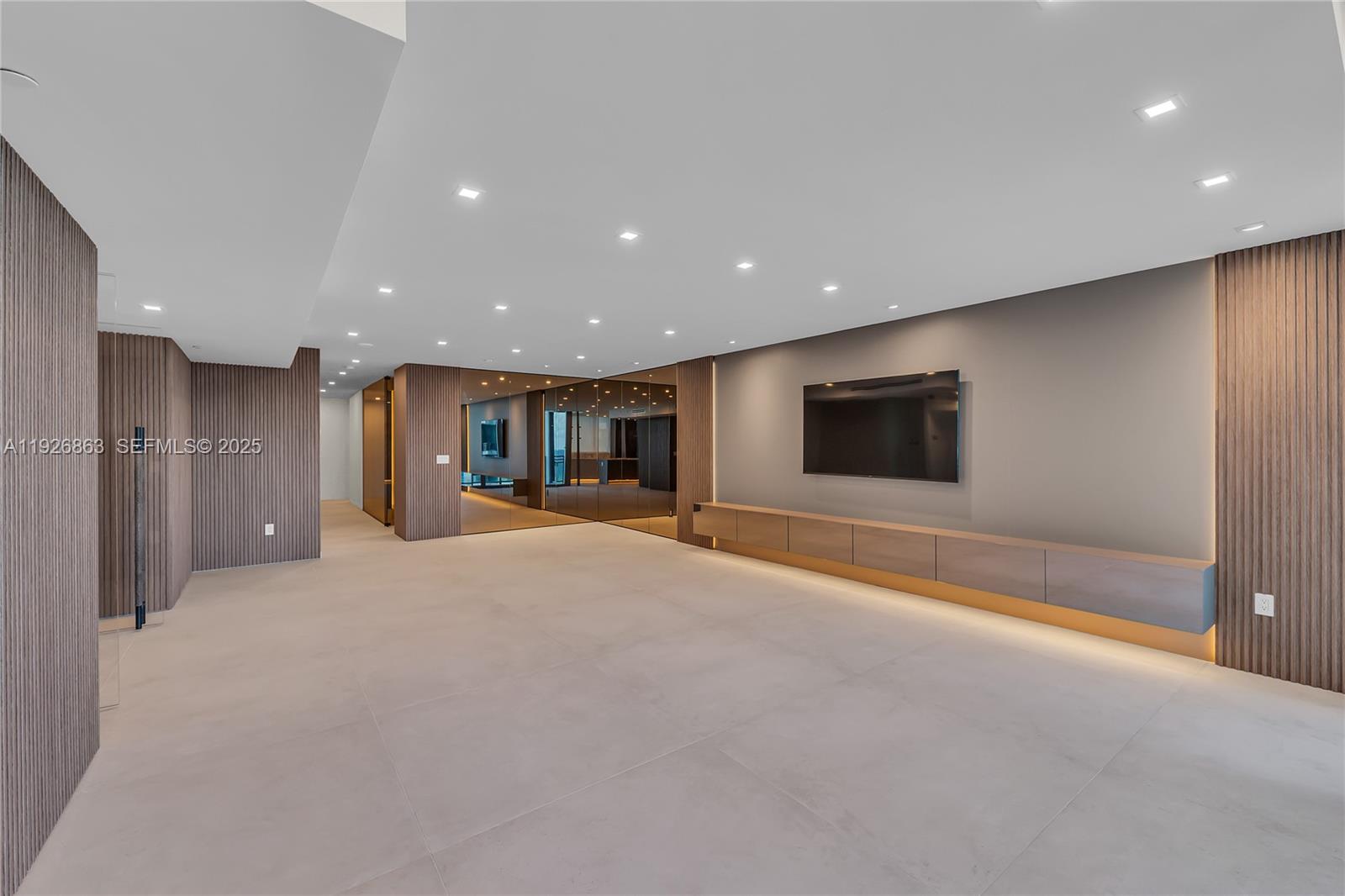 DIPLOMAT OCEANFRONT RESID - Residential