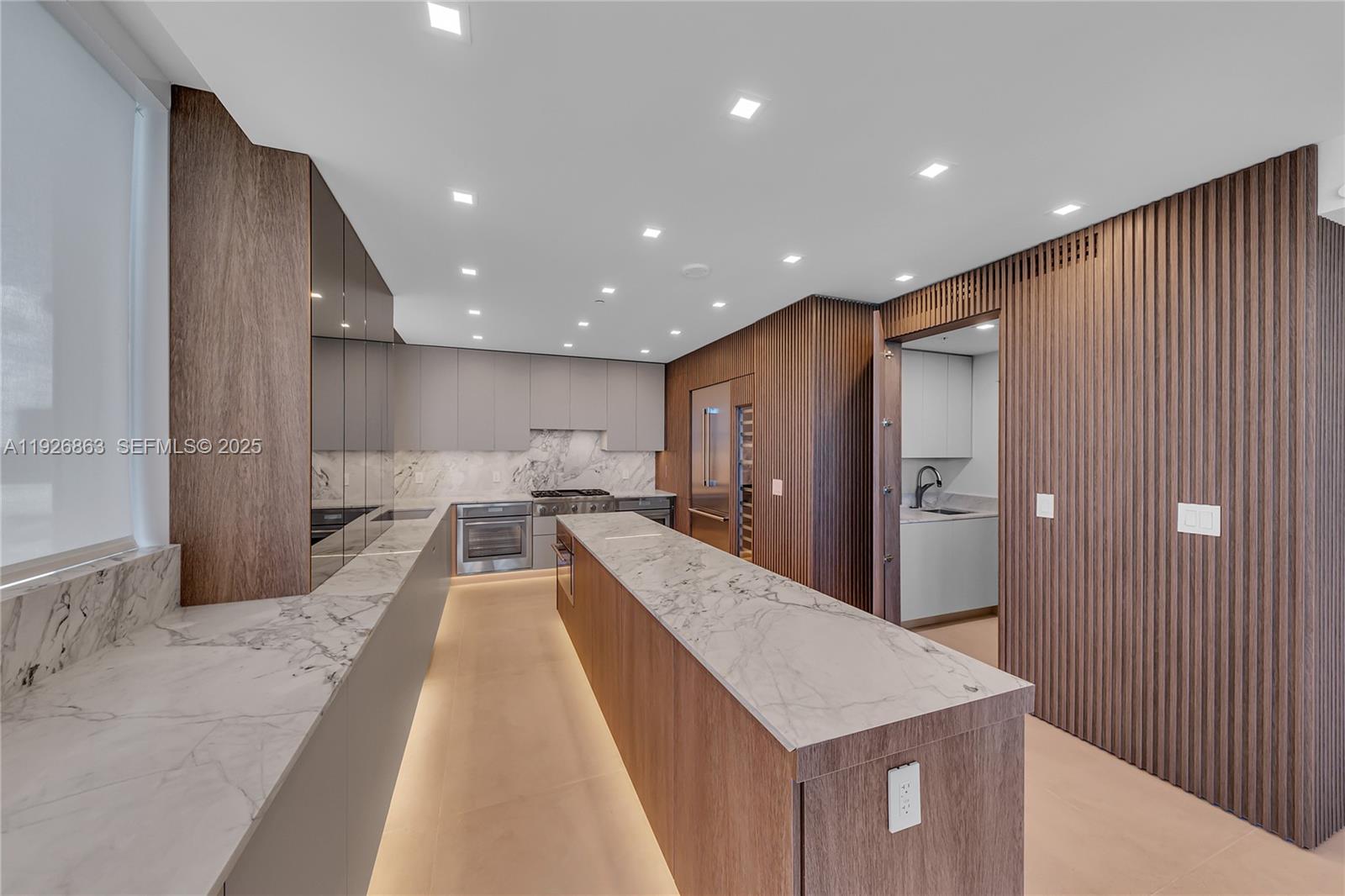 DIPLOMAT OCEANFRONT RESID - Residential