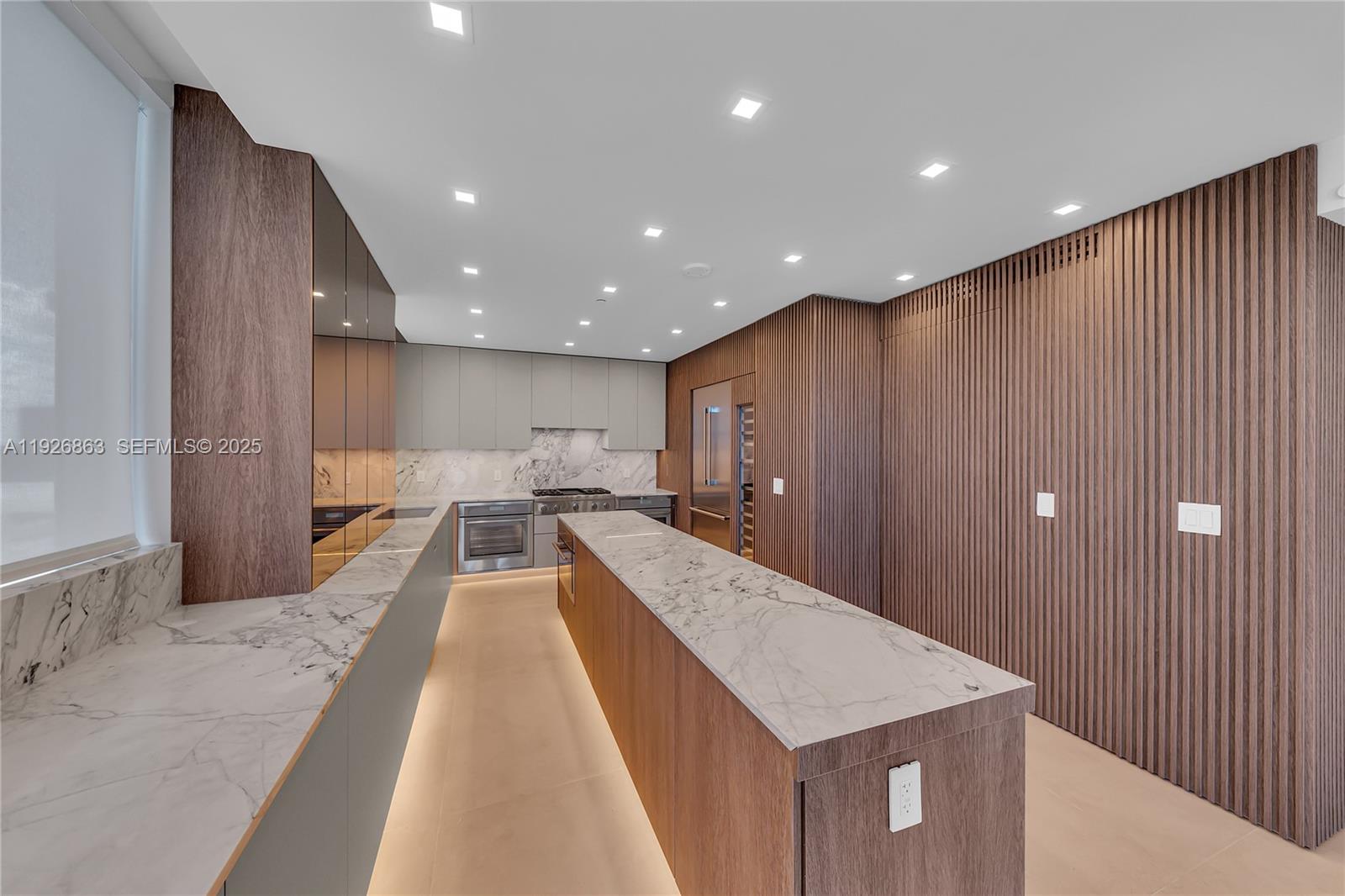 DIPLOMAT OCEANFRONT RESID - Residential