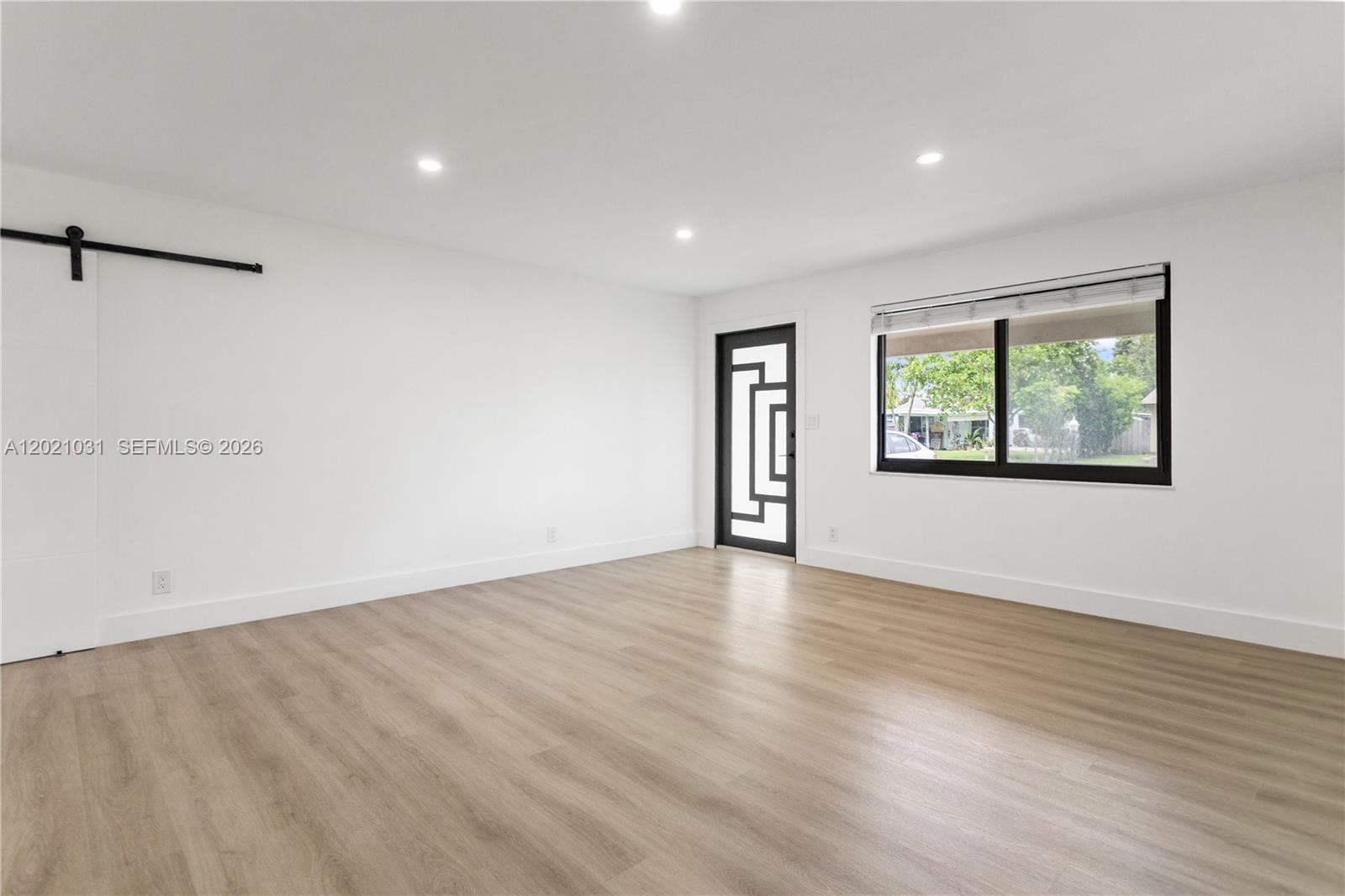 3743 NE 16th Ter