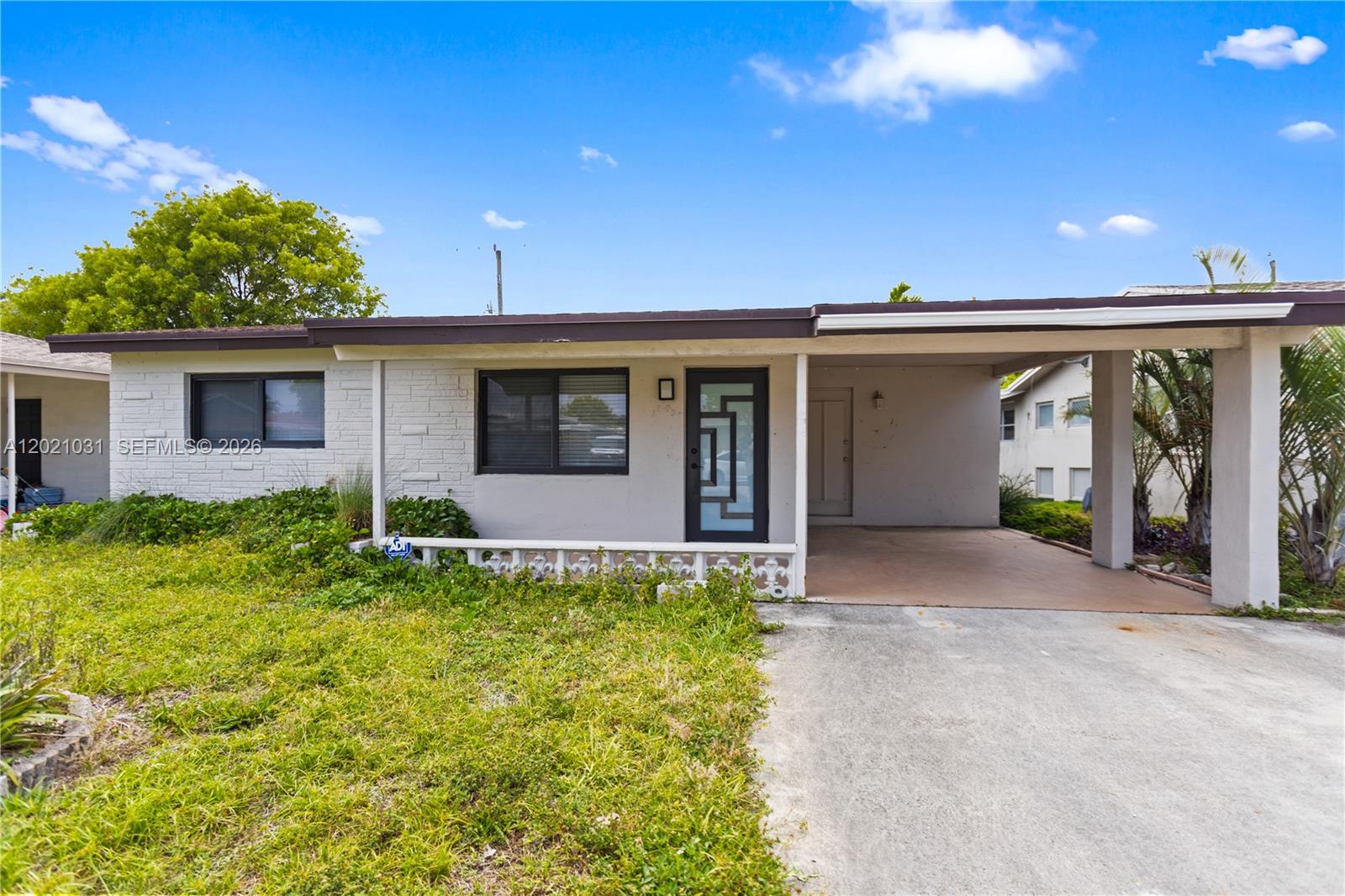 3743 NE 16th Ter
