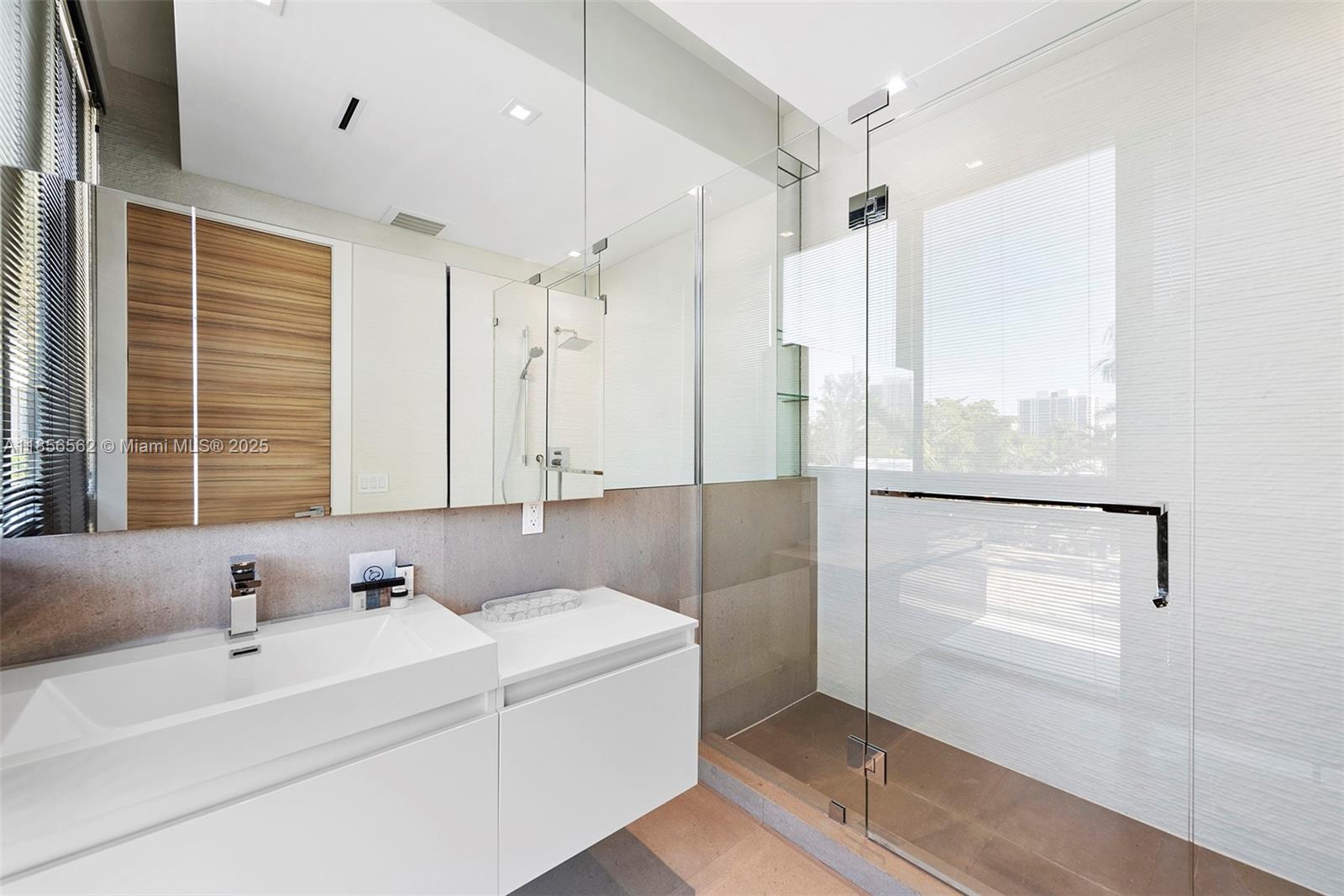 GOLDEN ISLES SEC - Residential Lease