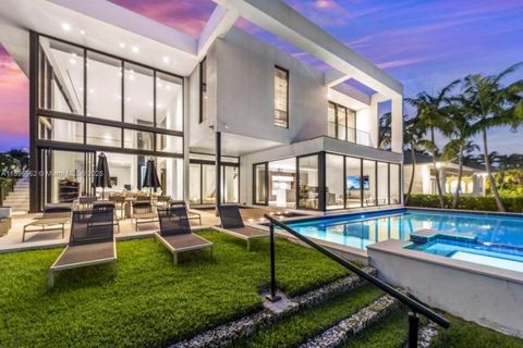 418 Sunset Dr Hallandale Beach FL 33009