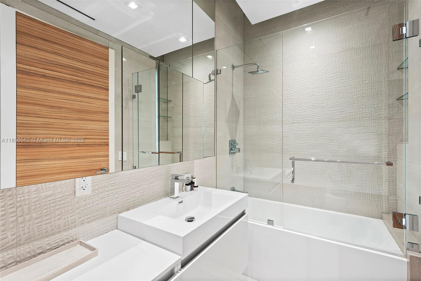 GOLDEN ISLES SEC - Residential Lease