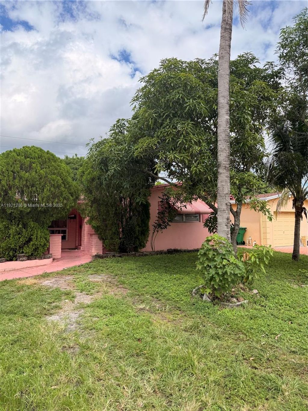 Photo of 7749 Fairway Blvd, Miramar, FL 33023 (MLS # A11921286)