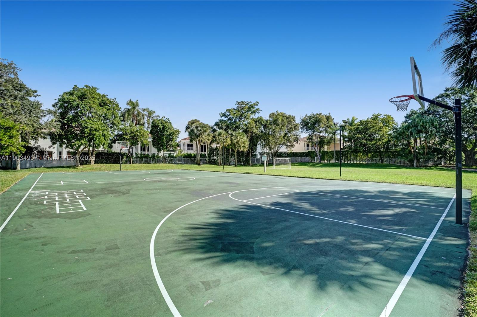 PRESIDENTIAL ESTATES SOUT - Residential Lease