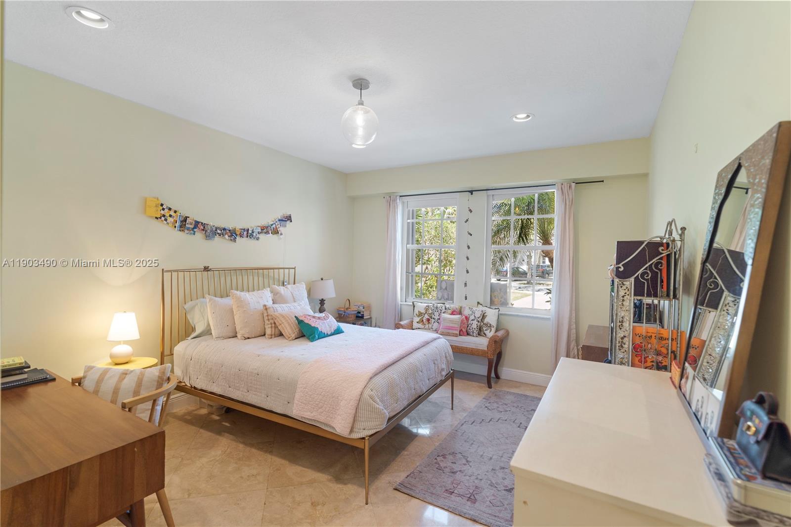 PRESIDENTIAL ESTATES SOUT - Residential Lease