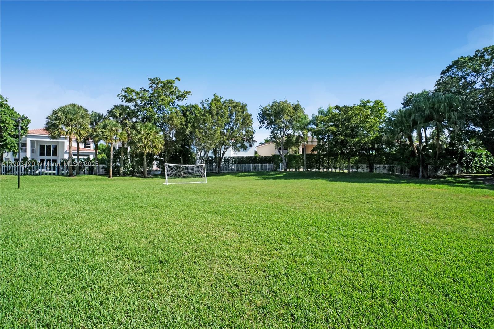 PRESIDENTIAL ESTATES SOUT - Residential Lease