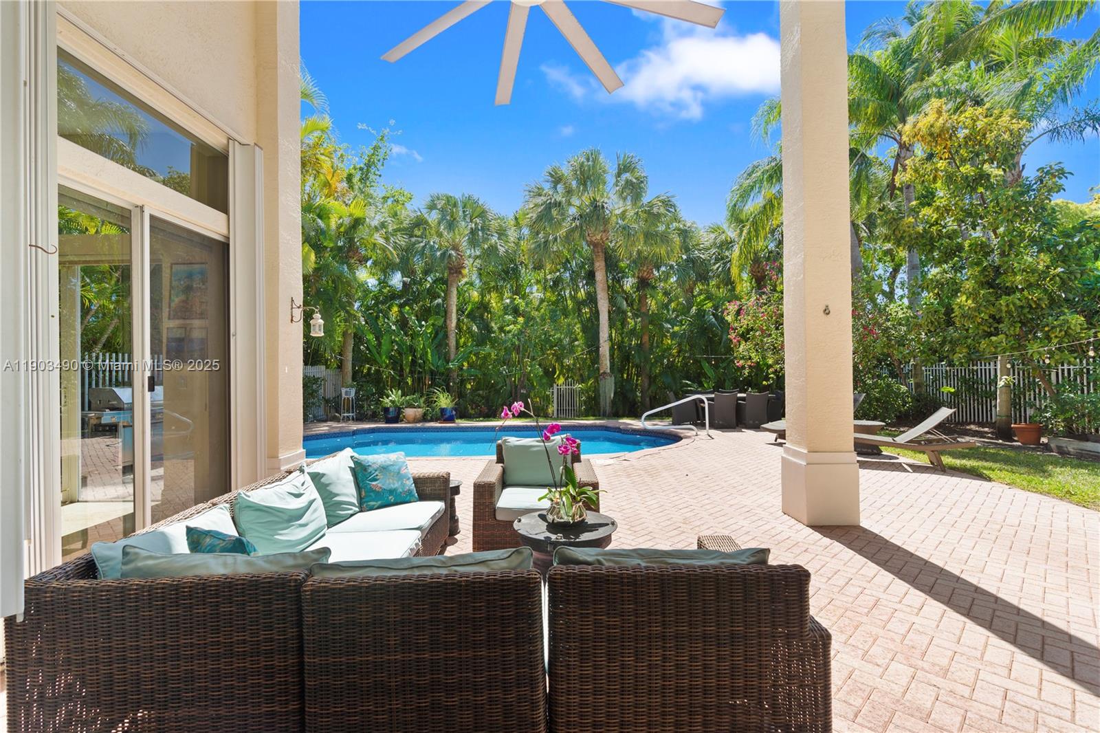 PRESIDENTIAL ESTATES SOUT - Residential Lease