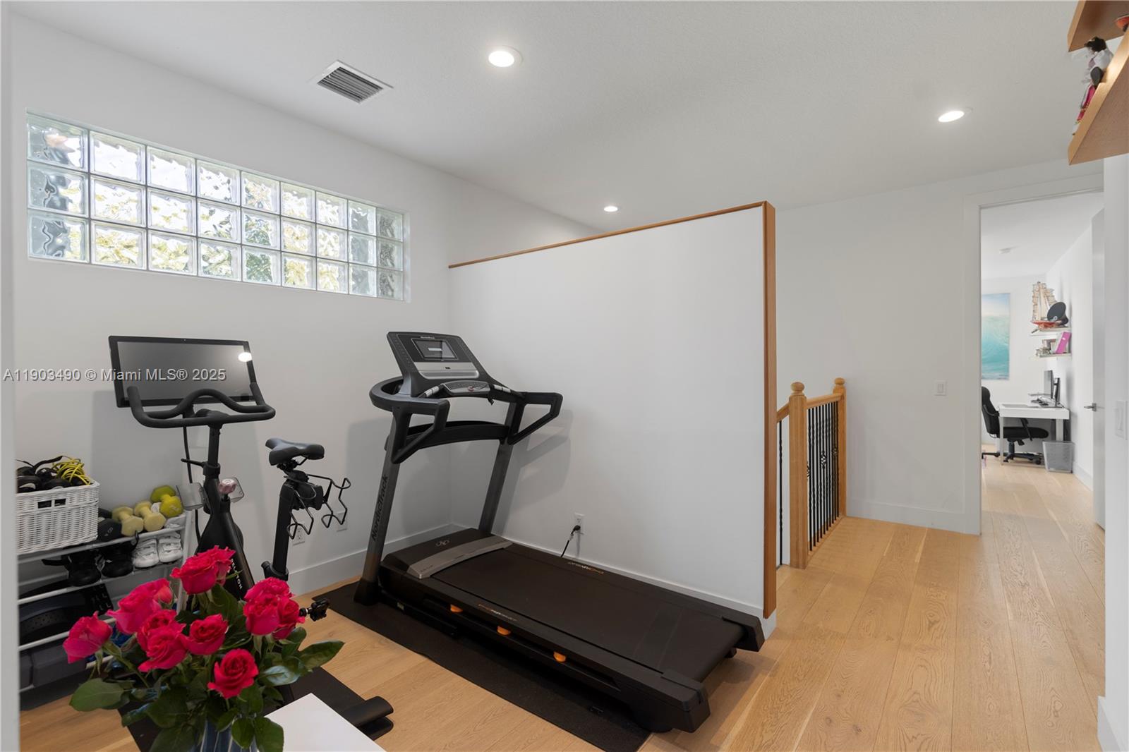 PRESIDENTIAL ESTATES SOUT - Residential Lease