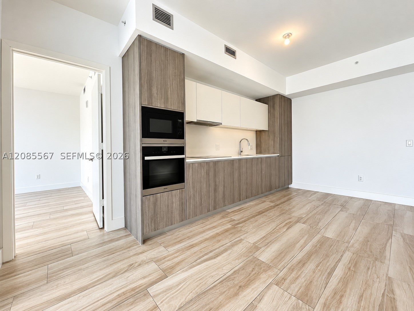 2900 NE 7th Ave 1104