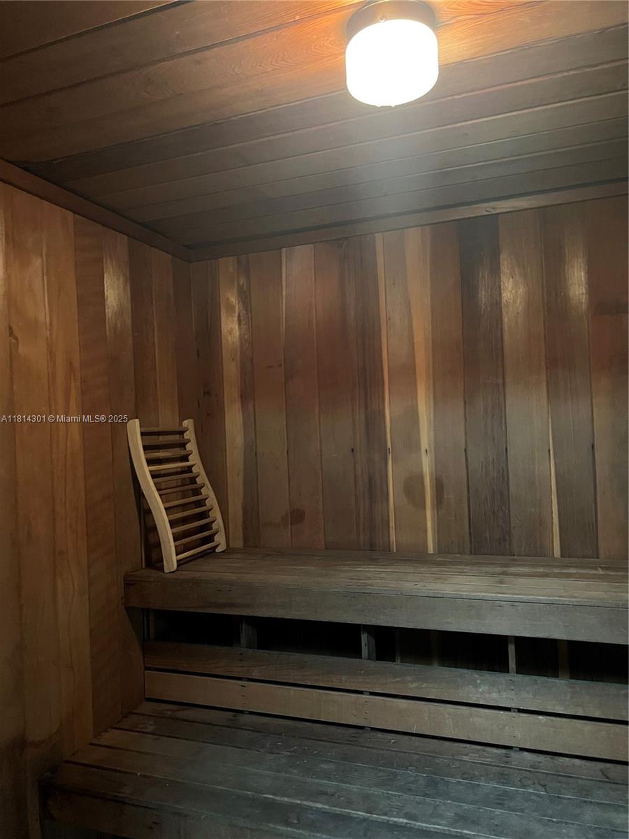 CLUB ATLANTIS CONDO - Residential Lease