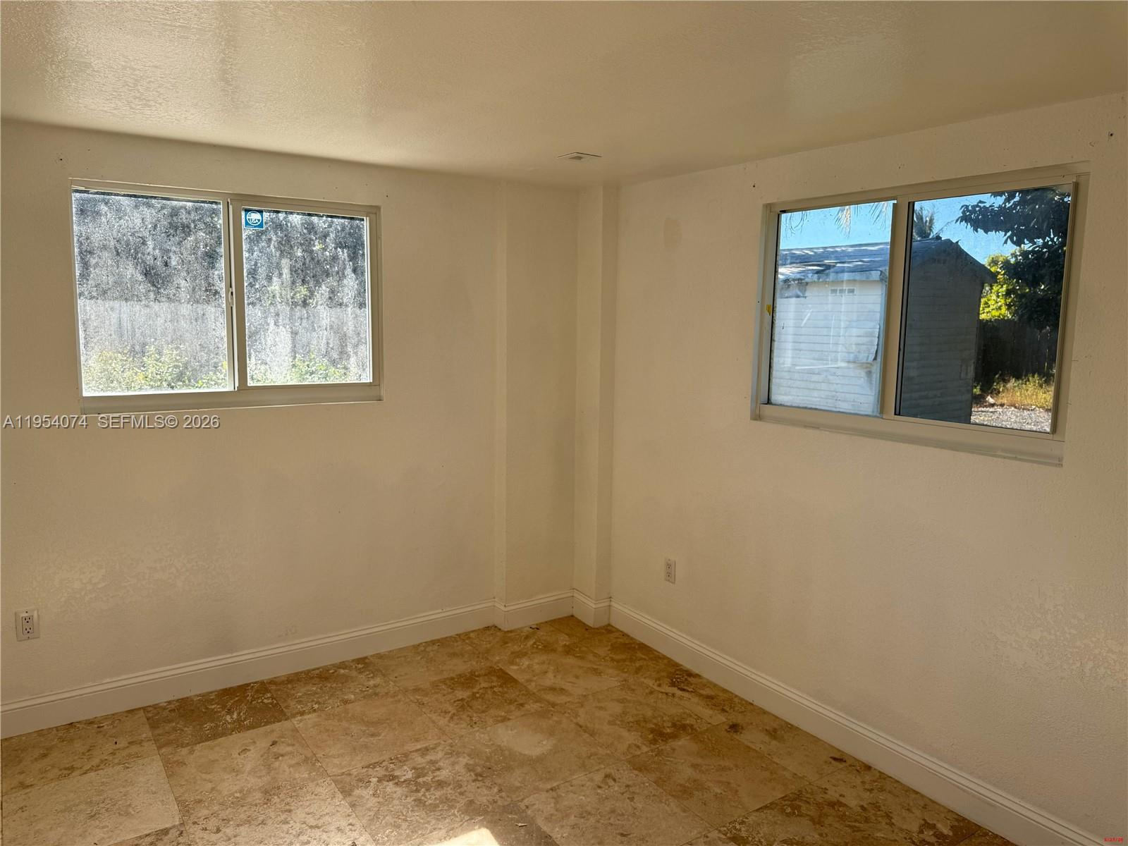 REDLANDS - Residential