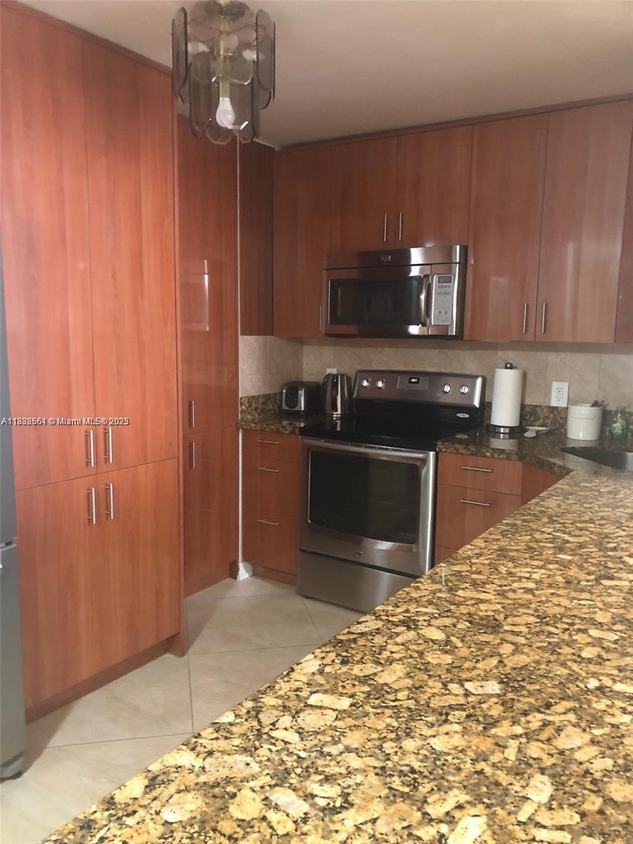 1865 S Ocean Dr 5H