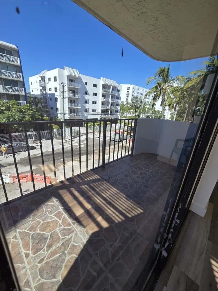 BAYVIEW GARDENS CONDO - Residential Lease