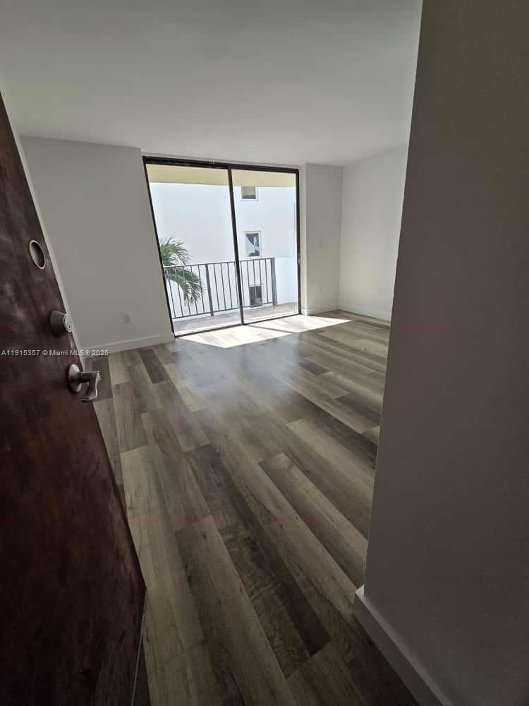 BAYVIEW GARDENS CONDO - Residential Lease