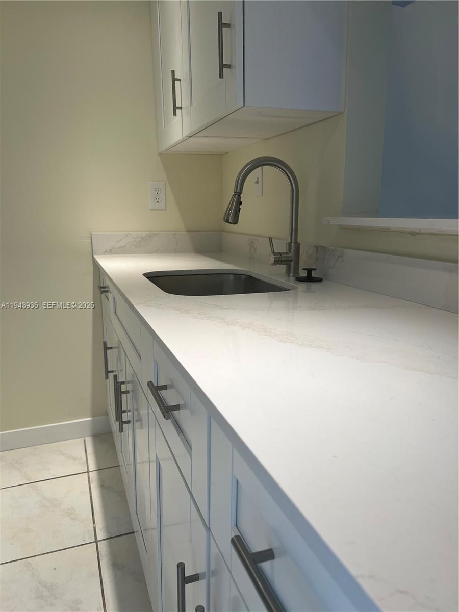 LAGUNA CLUB EAST CONDO - Residential