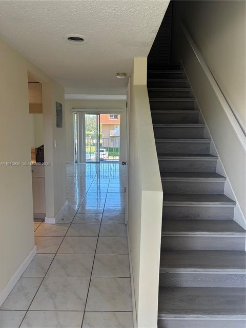 260 NW 107th Ave 212 Miami FL 33172